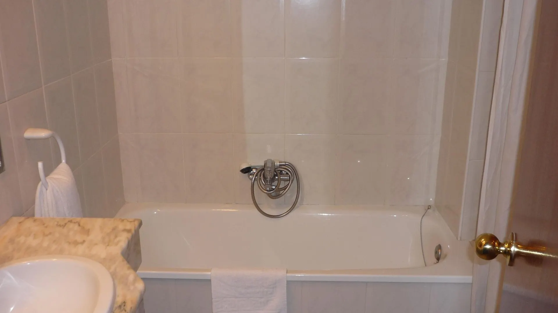 Hotel Haromar Calella 2*,
