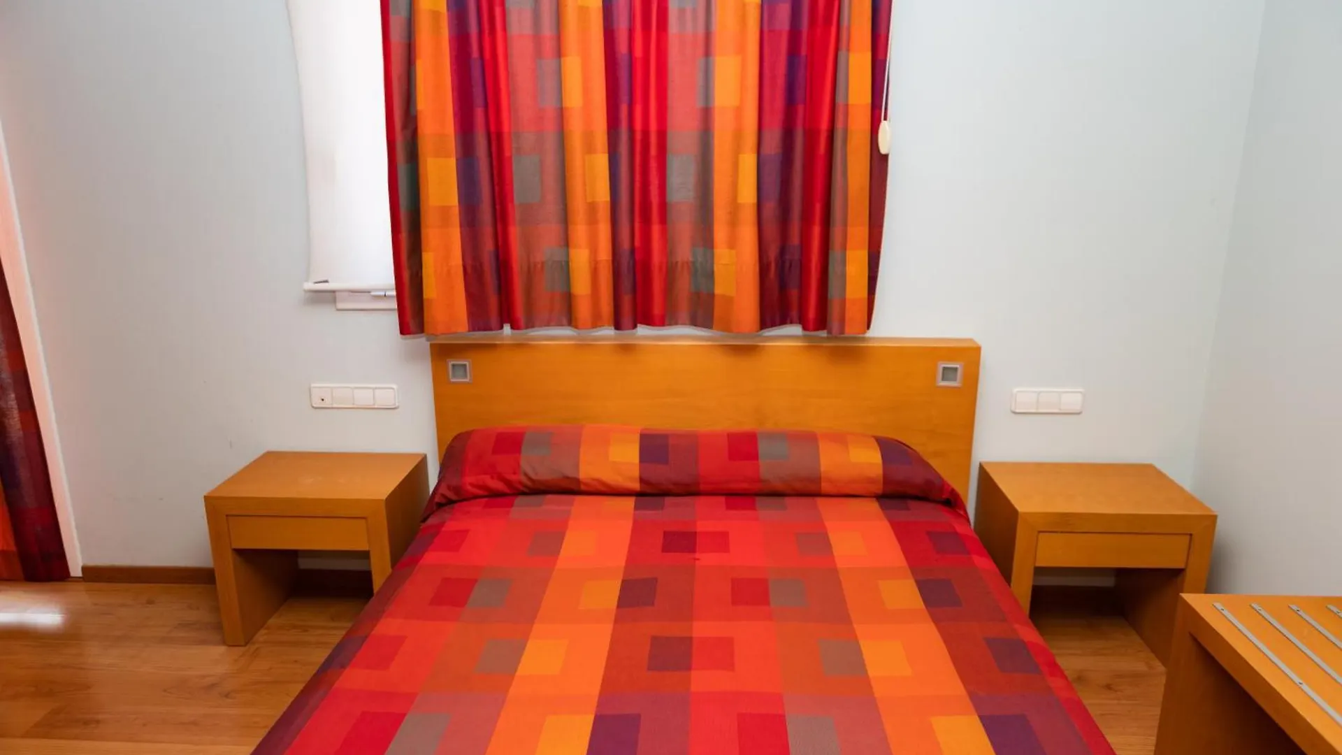Hotel Haromar Calella 2*,