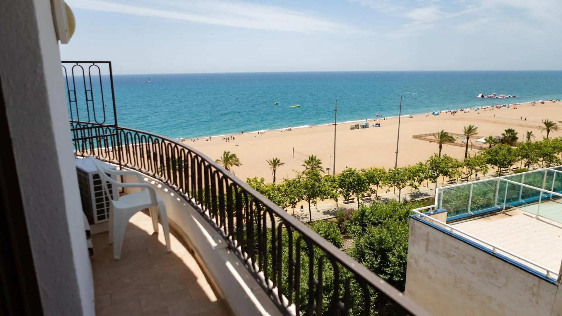 Hotel Haromar Calella 2*,